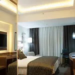 Western Premier Karsiyaka Convention & מלון 5*