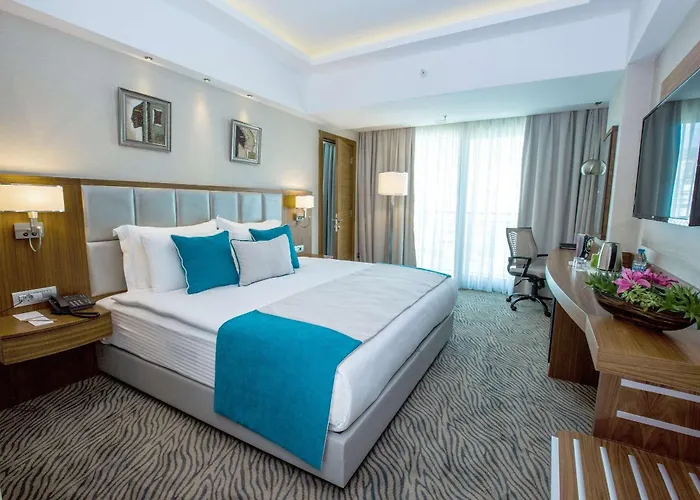 מלון Western Premier Karsiyaka Convention & 5*