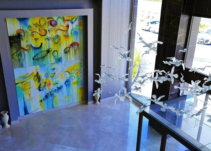 Western Premier Karsiyaka Convention & מלון