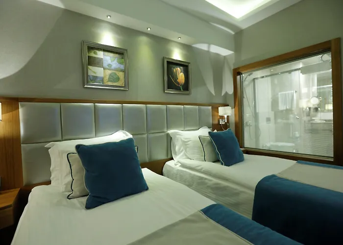 מלון Western Premier Karsiyaka Convention & 5*