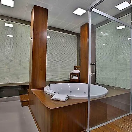 Western Premier Karsiyaka Convention & Hotel İzmir