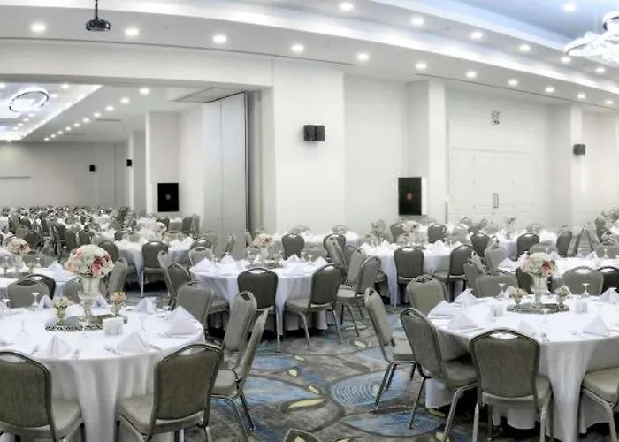 Отель Western Premier Karsiyaka Convention &