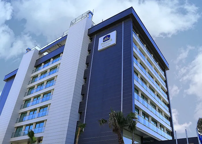 Western Premier Karsiyaka Convention & Отель